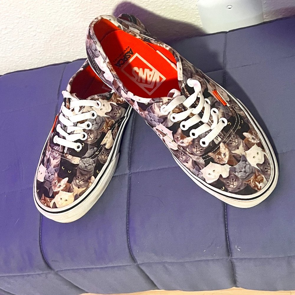 VANS Limited Edition ASPCA Cat Lace Up Sneaker Mens 8.5/ Womens 10